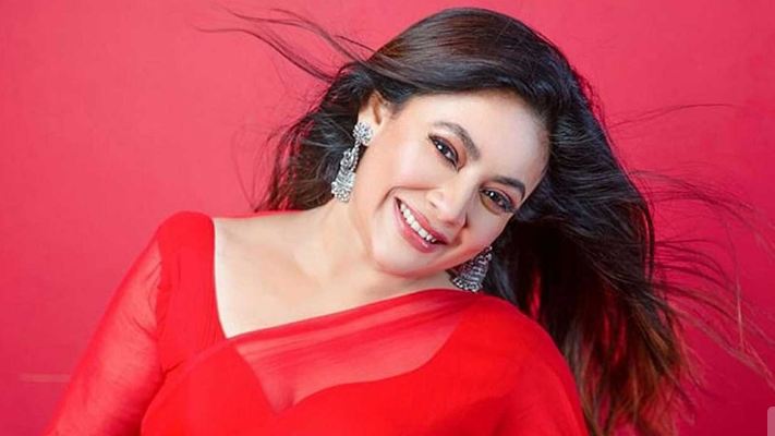 পোস্টার সরানোর জন্য আদালতের দ্বারস্থ শ্রীলেখা 